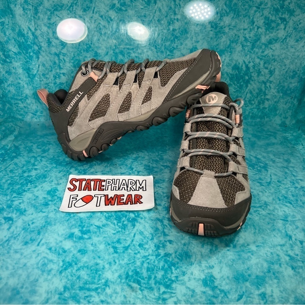 Merrell Alverstone Women’s Brown Tan Low Top Hiking Outdoor Shoes Size 10